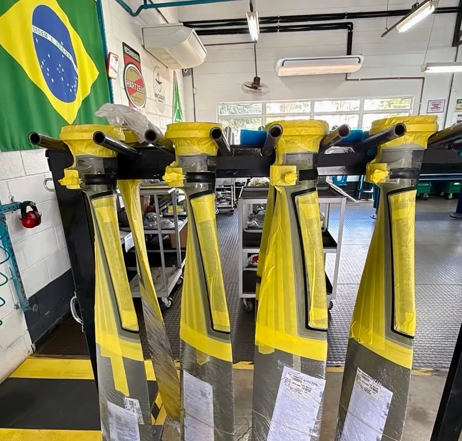 Pás de hélice Hartzell na oficina da Diamond Aviação